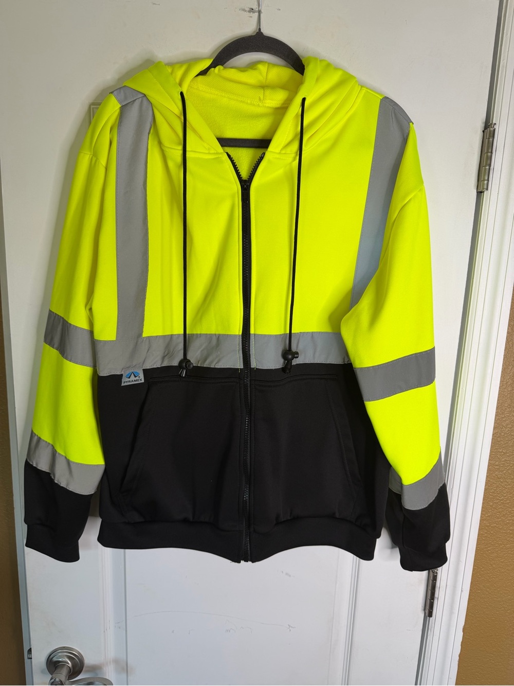 Pyramex Safety Hoodie High-Visibility Yellow Fabric&Reflective Stripes. Size